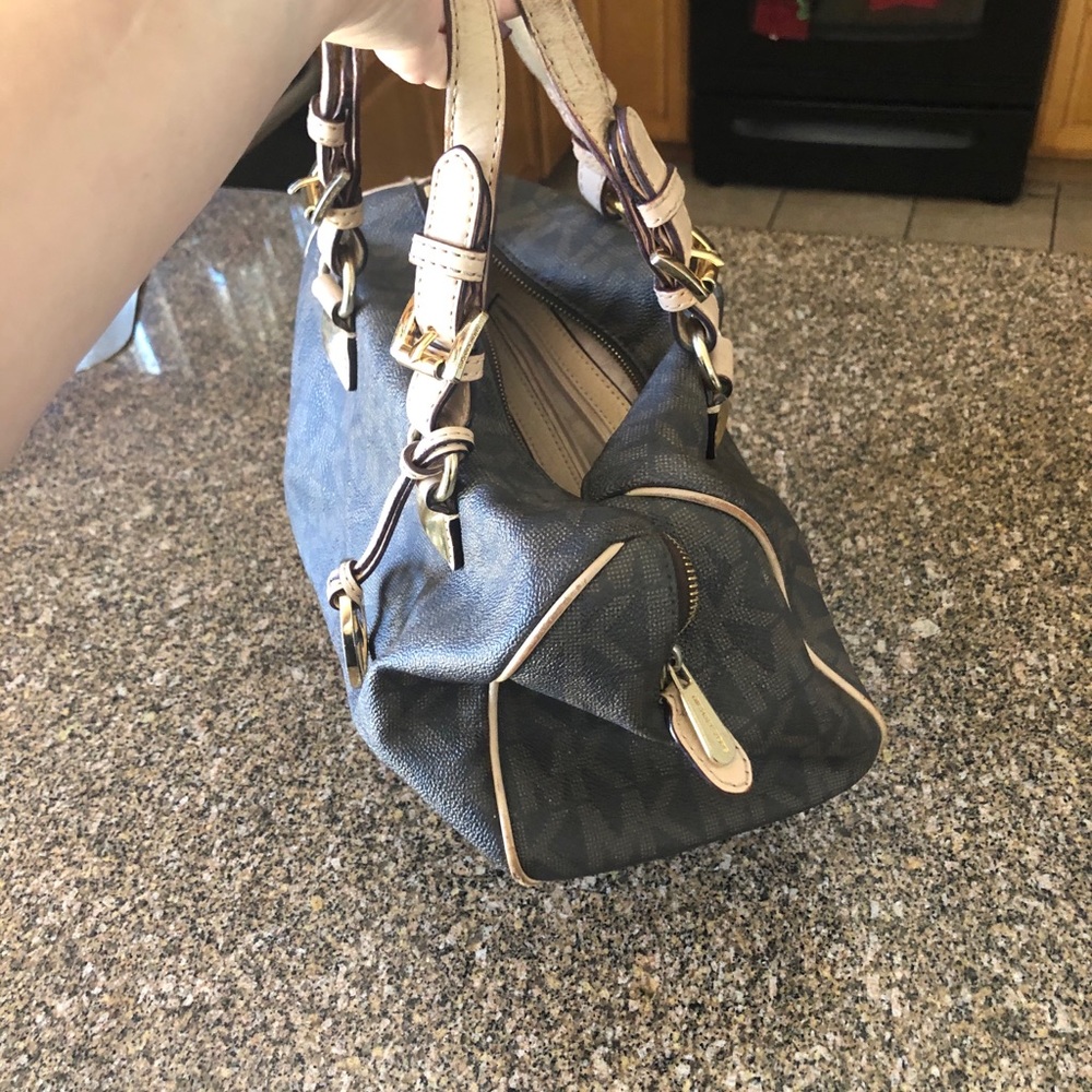 Michael Kors purse - Picture 2 of 5